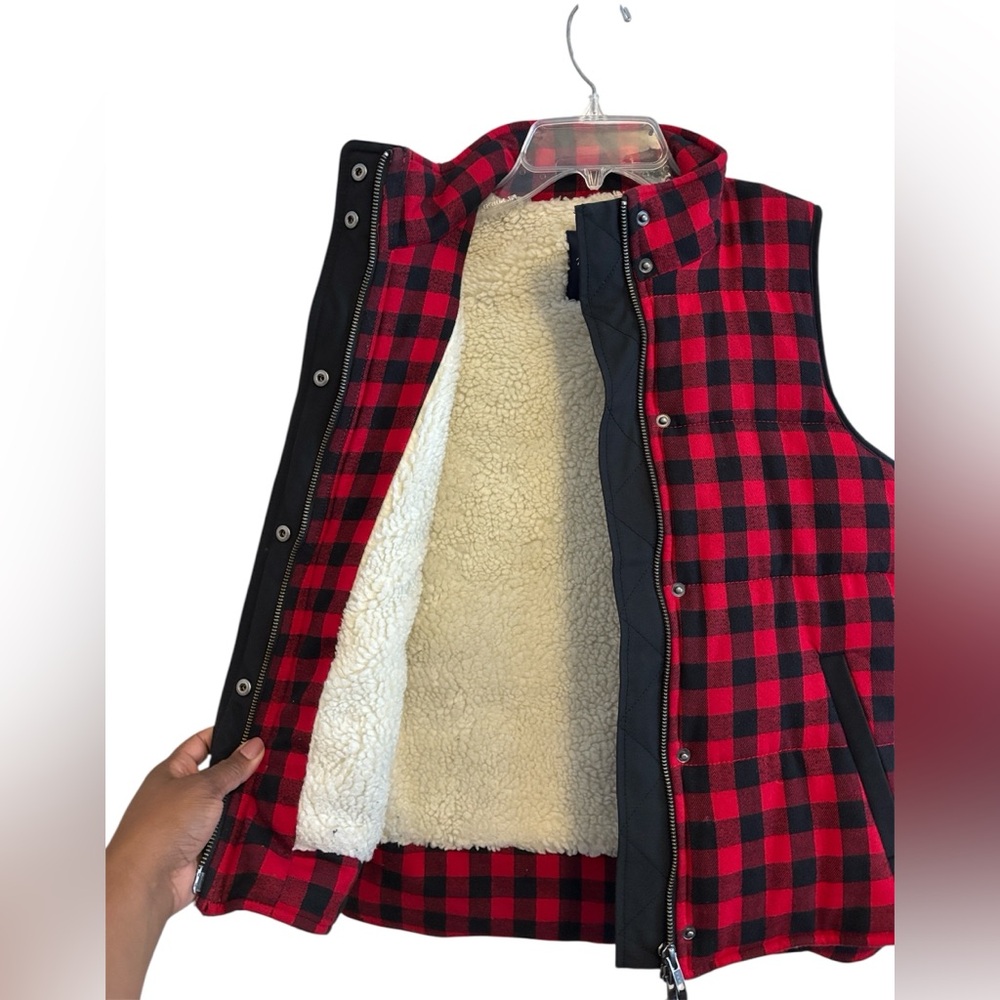 Madewell Black Red Checkers Plaid Puffer Vest with Lined Faux Fur Small - Picture 3 of 6